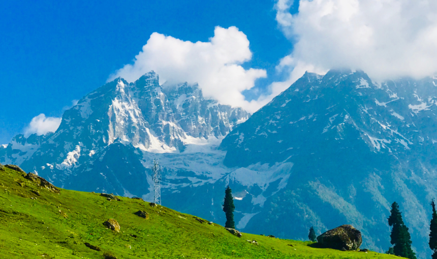 Eternal Romance in Kashmir: A Luxurious Couple’s Retreat